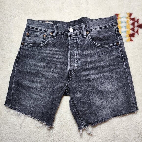 Levis 501 xx Denim Shorts 31 Raw Hem Medium Wash Mid Rise Black Jeans Distressed - Picture 1 of 6